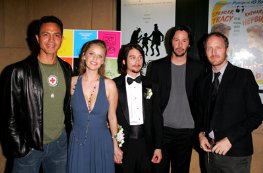 Фото - Майк Миллс: 263x173 / 14 Кб