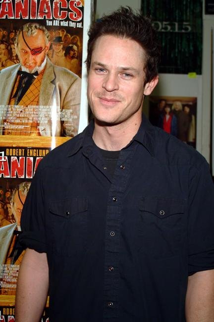 Фото - Брендан МакКарти: 432x648 / 44 Кб