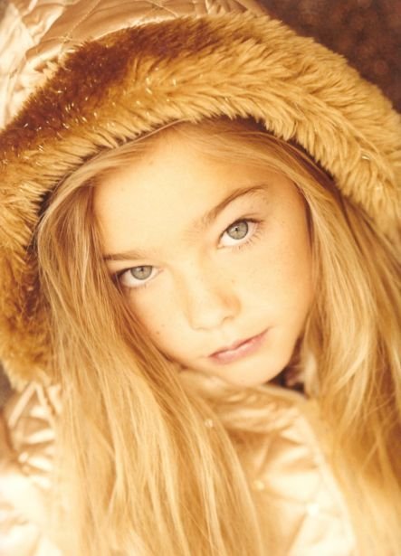 Фото - Келси Бэтилан: 443x615 / 46 Кб