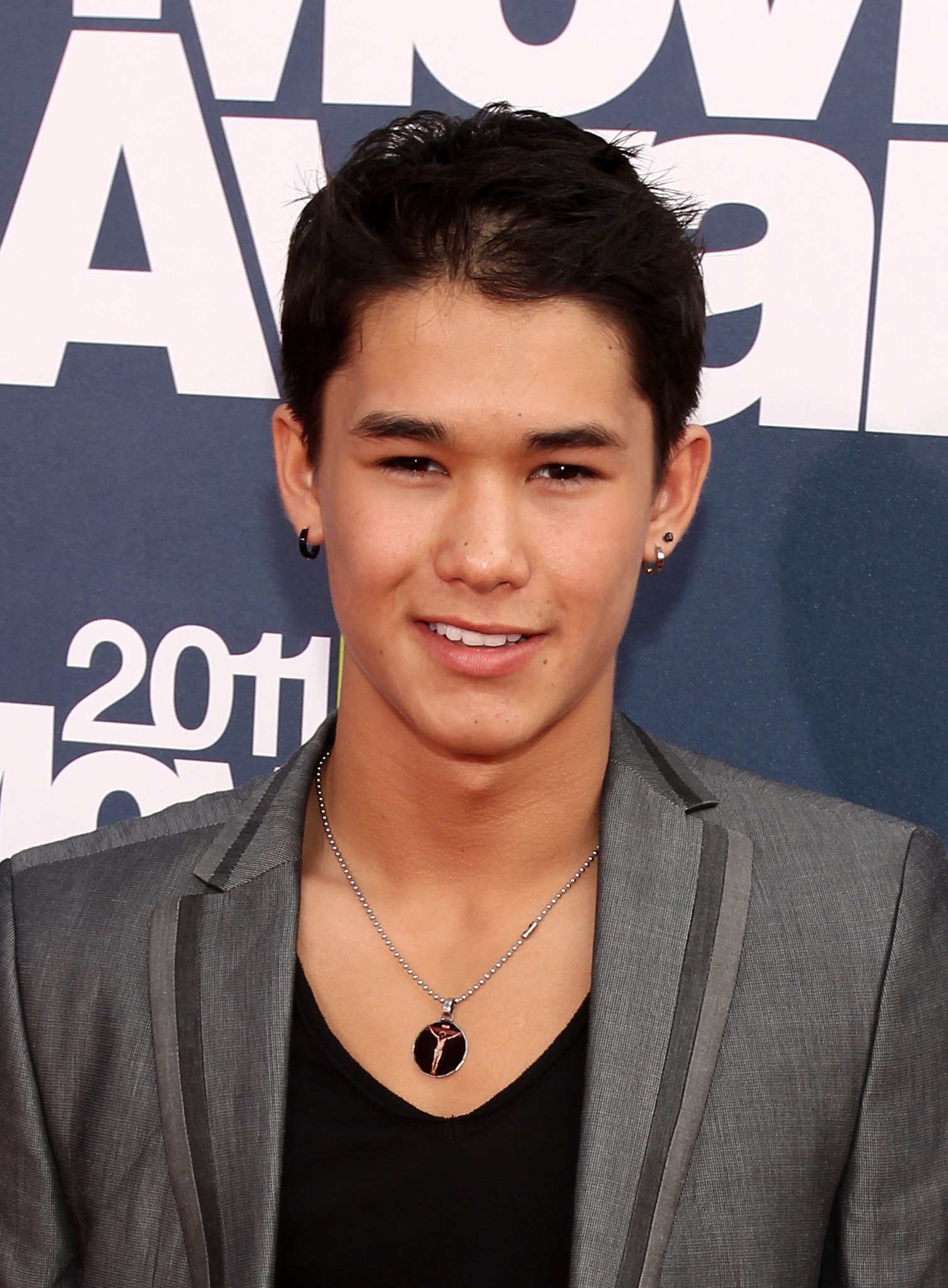 Фото - Бубу Стюарт: 1508x2048 / 451 Кб