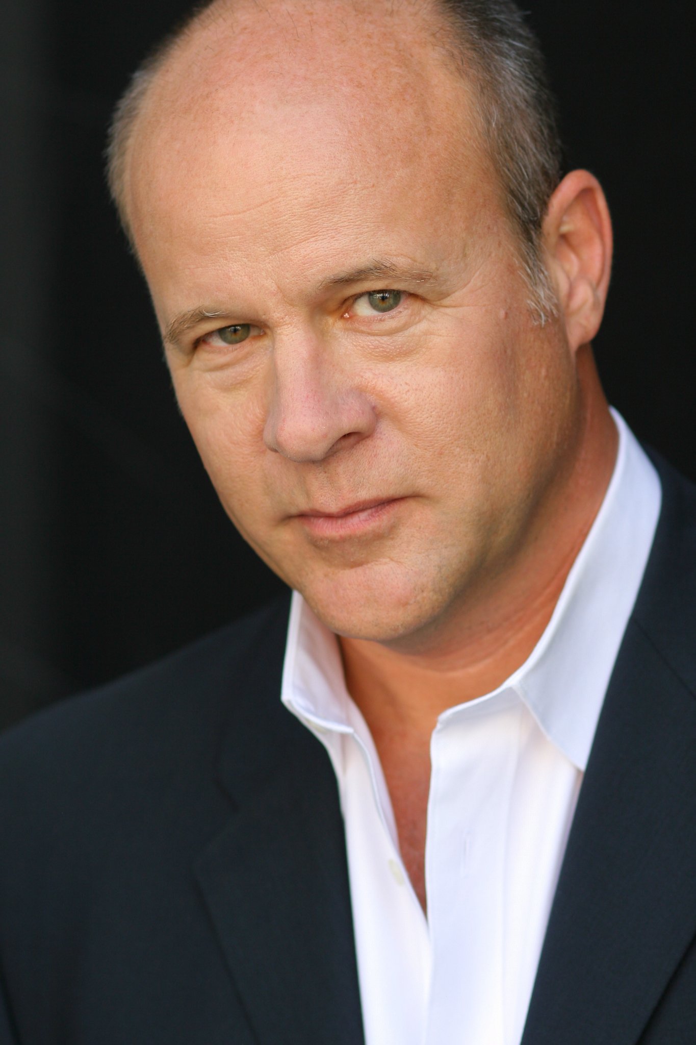 Фото - Джеймс Шанклин: 1365x2048 / 229 Кб