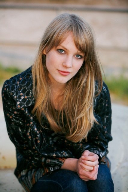 Фото - Лиза Смит: 426x640 / 48 Кб