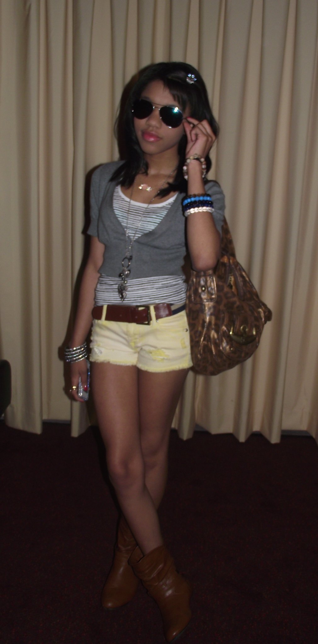 Фото - Тила Данн: 1011x2048 / 171 Кб