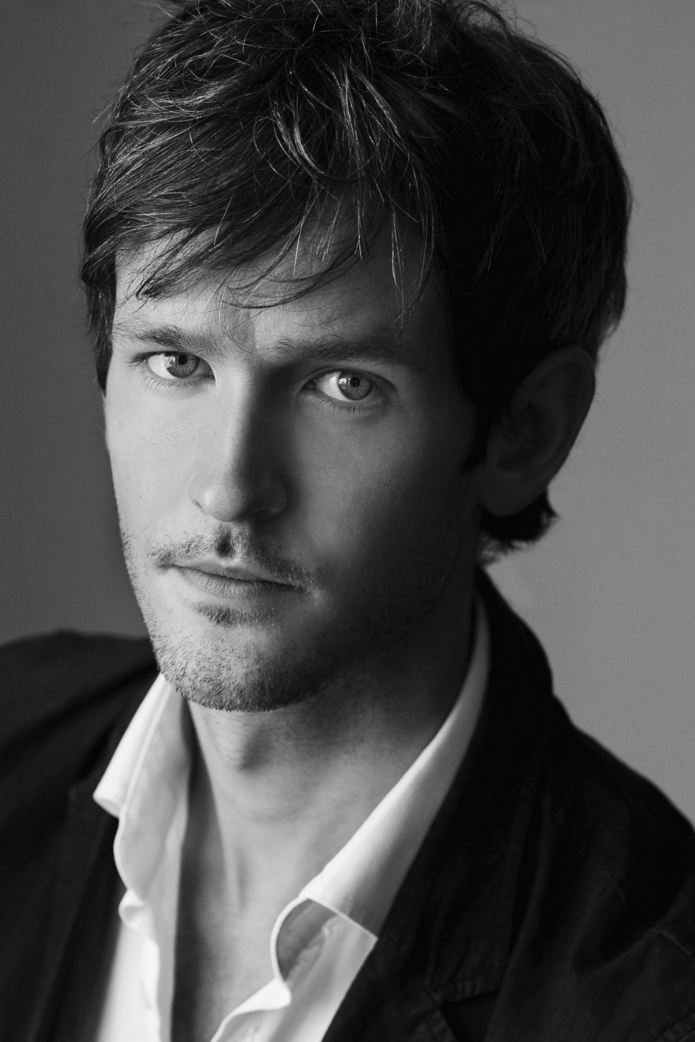 Фото - Лоркан О’Тул: 1365x2048 / 288 Кб