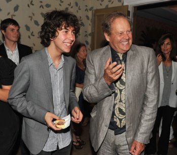 Фото - Нат Вулф: 349x305 / 27 Кб