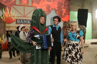 Фото - Нат Вулф: 323x215 / 23 Кб