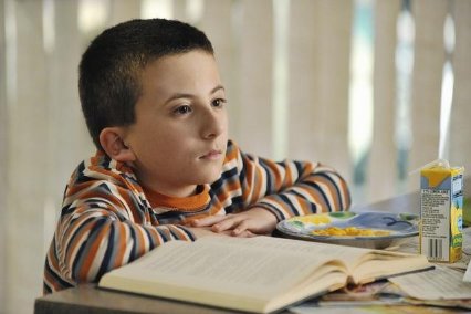 Фото - Аттикус Шаффер: 426x284 / 24 Кб