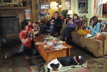 Фото - Аттикус Шаффер: 435x296 / 40 Кб