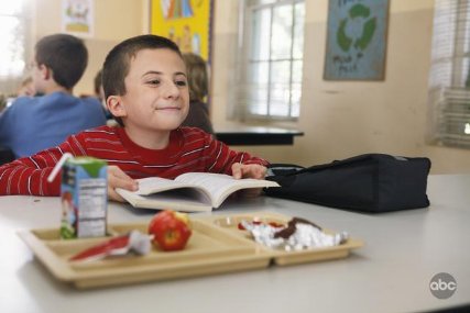 Фото - Аттикус Шаффер: 427x285 / 22 Кб