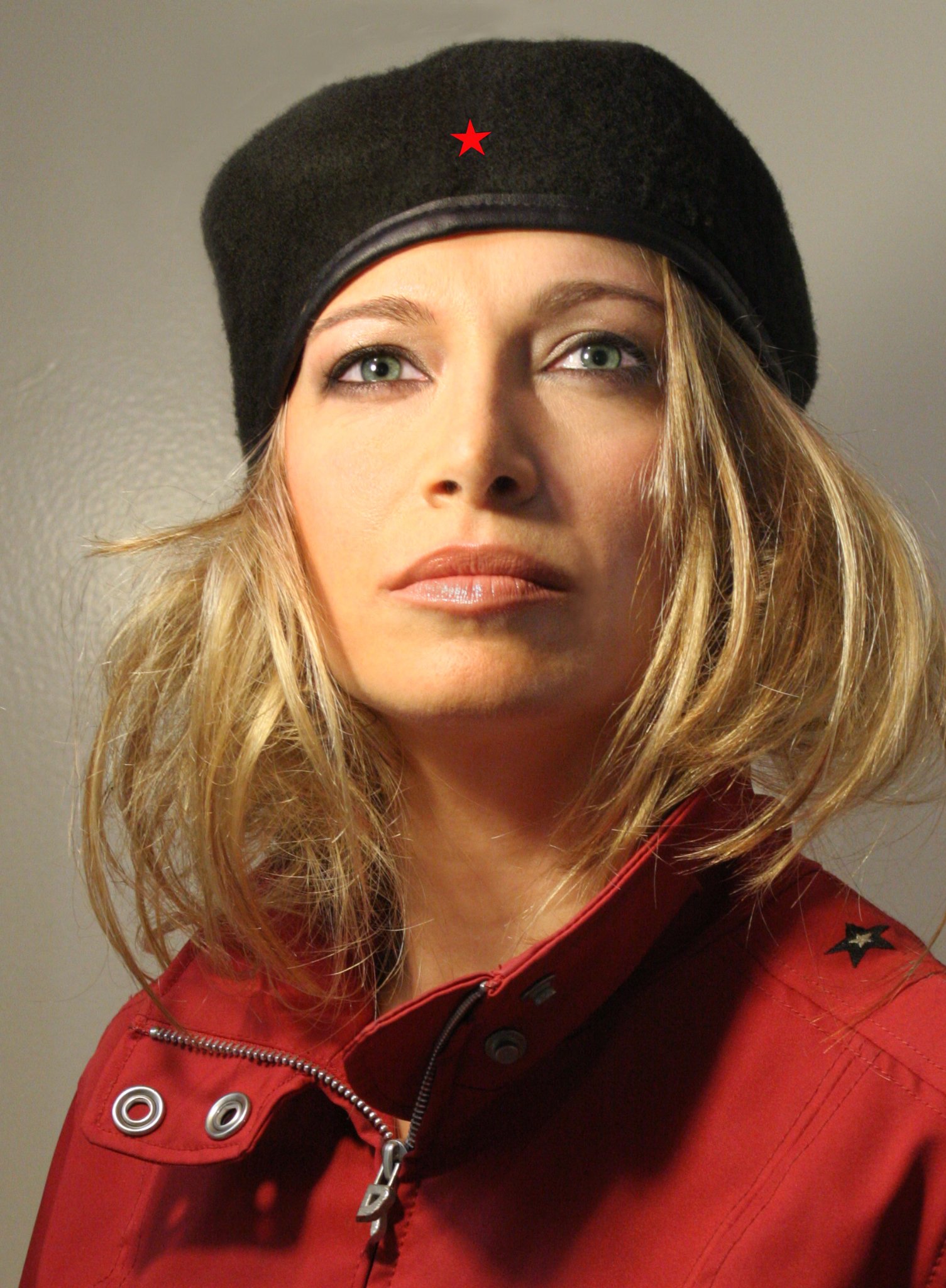 Фото - Кэролайн Джэден Стуцци: 1505x2048 / 432 Кб