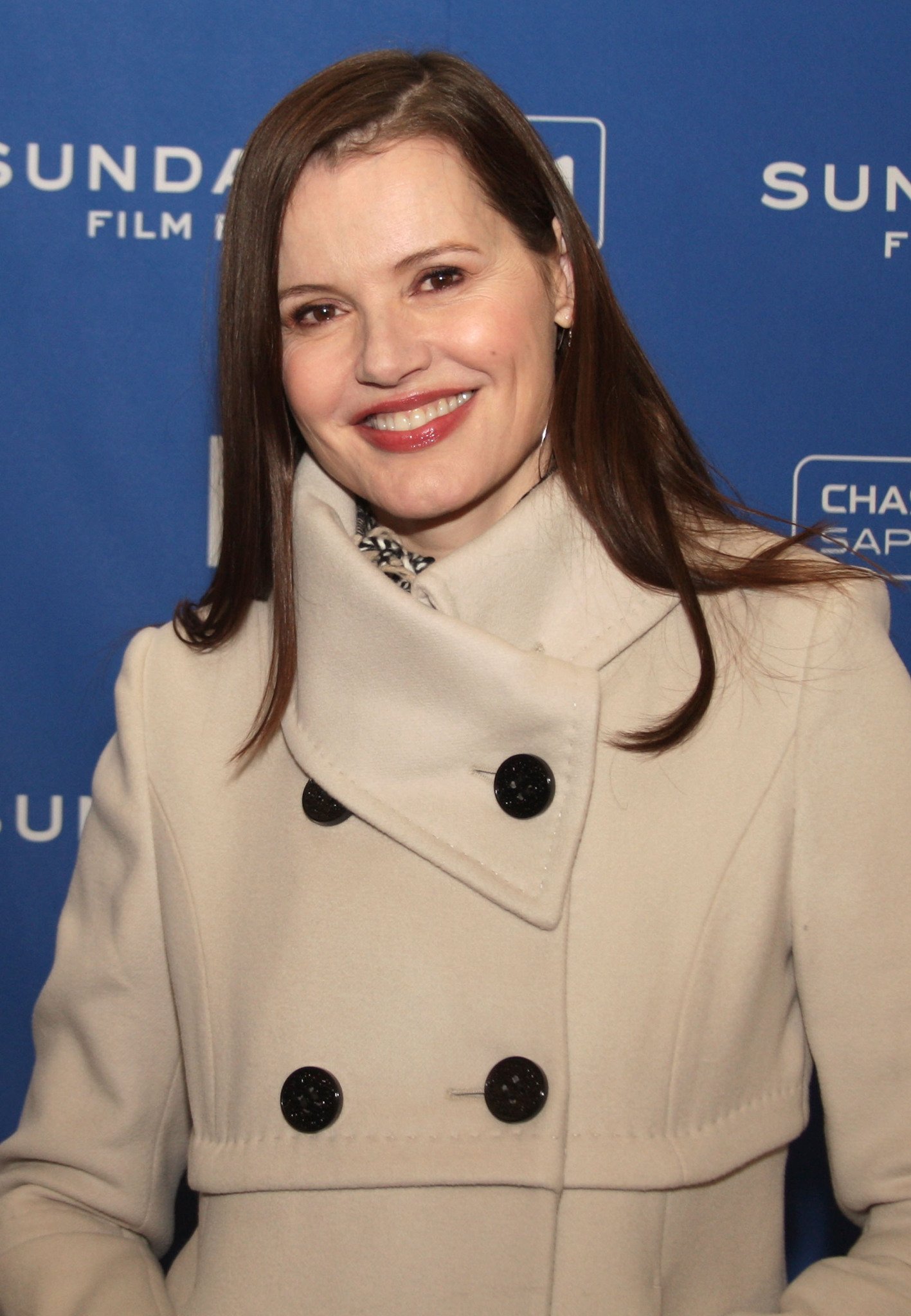 Фото - Джина Дэвис: 1417x2048 / 342 Кб