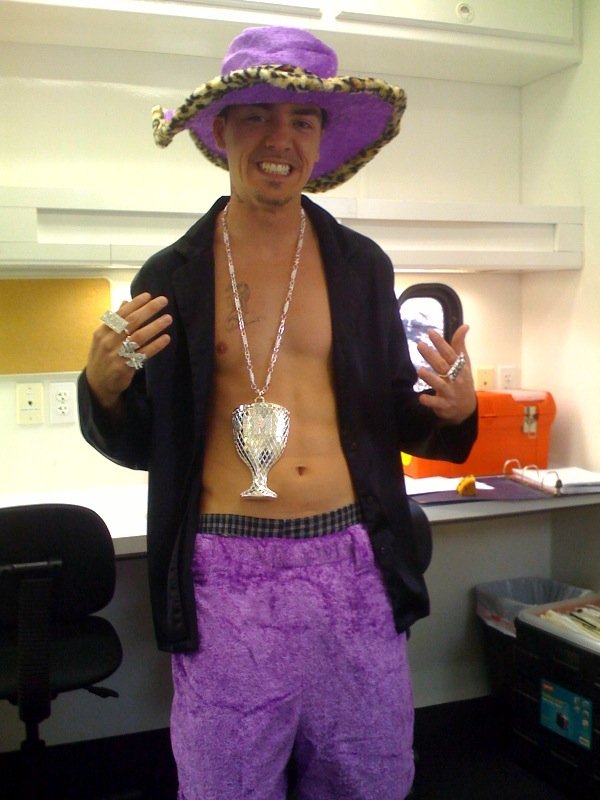 Фото - Майк Фой: 600x800 / 73 Кб