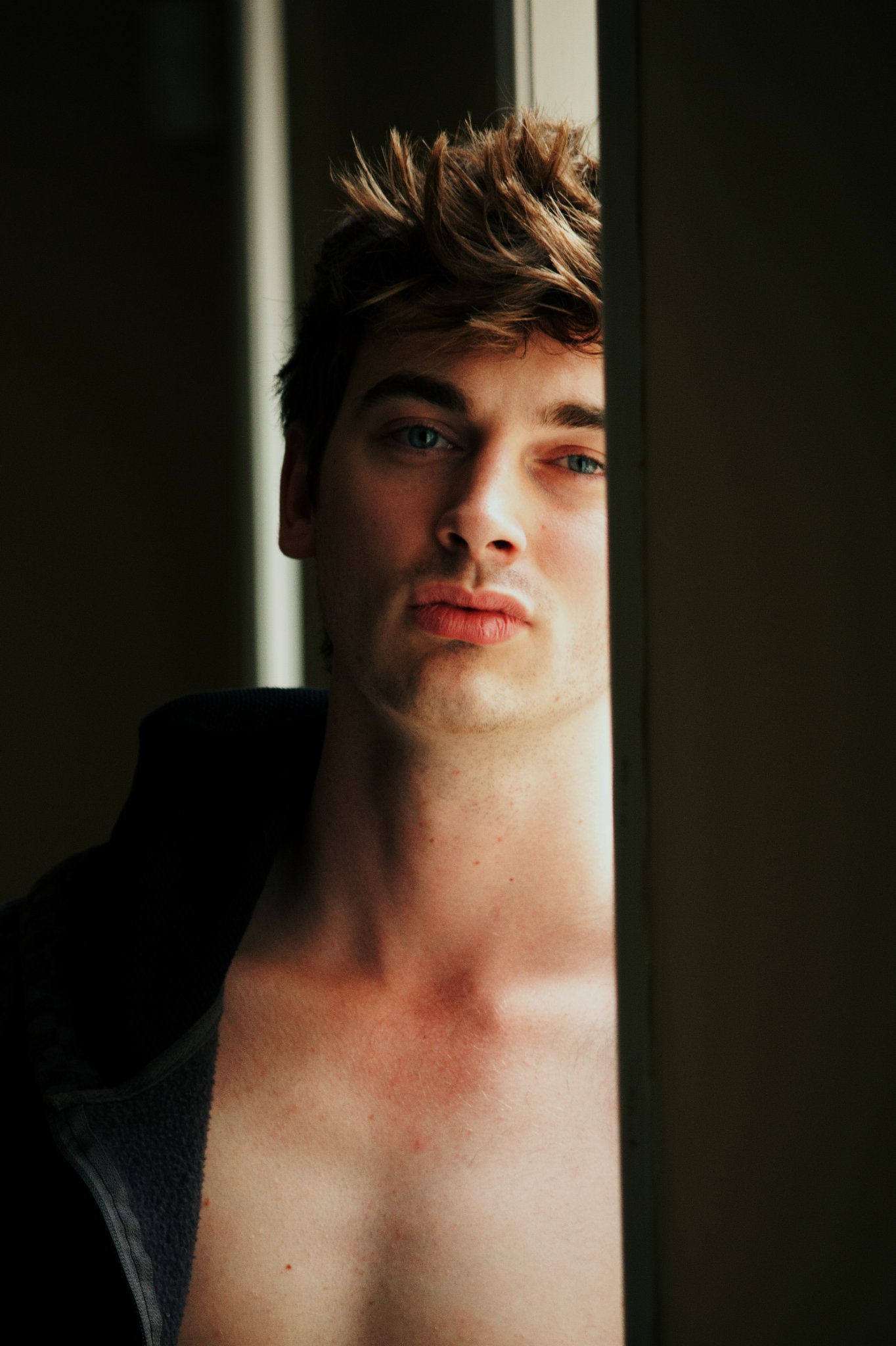 Фото - Трэвис Грант: 1364x2048 / 222 Кб