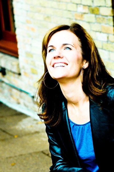 Фото - Кирстен Грегерсон: 400x599 / 47 Кб