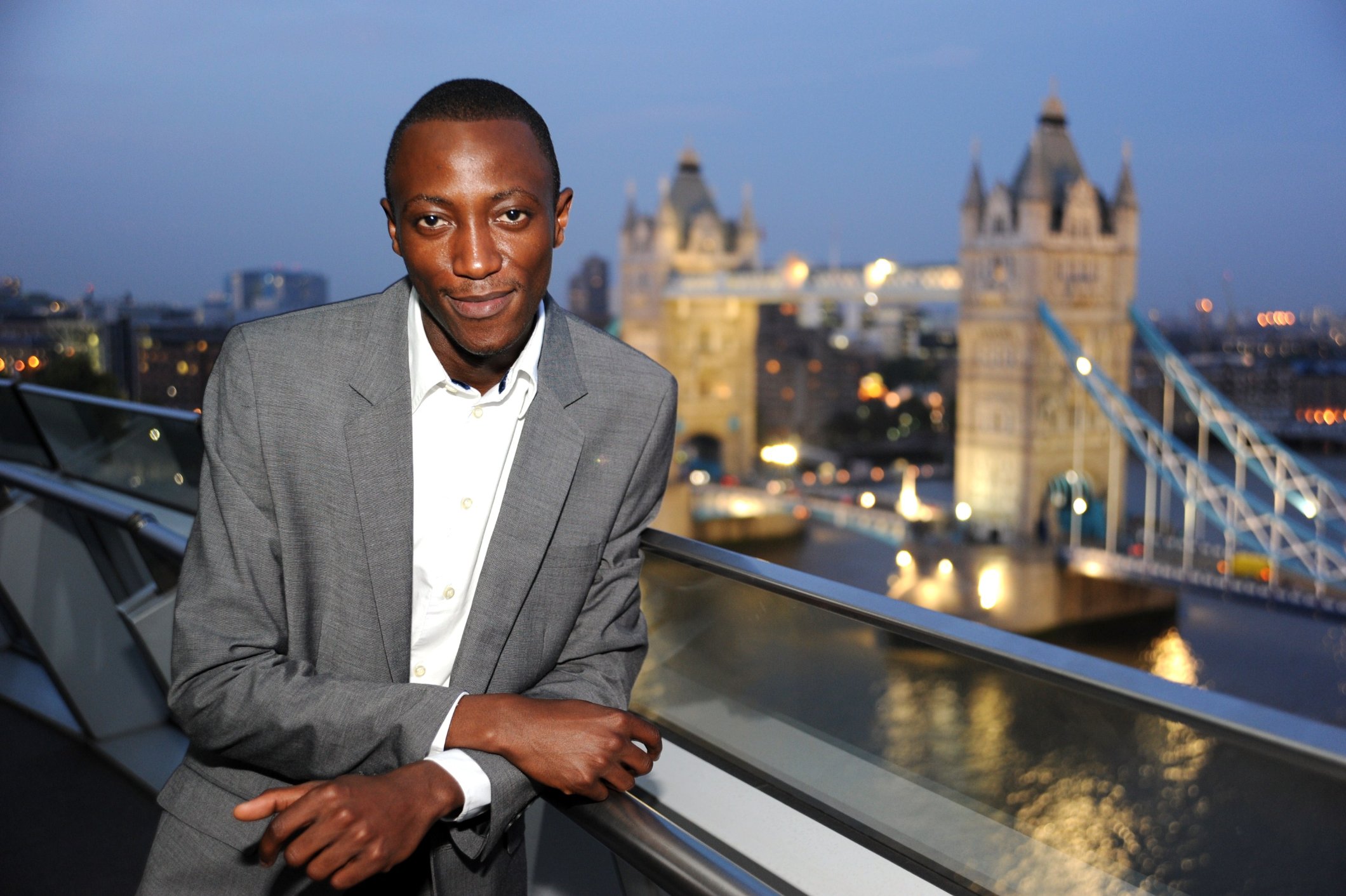 Фото - Эммануэль Акинтунде: 2120x1412 / 360 Кб