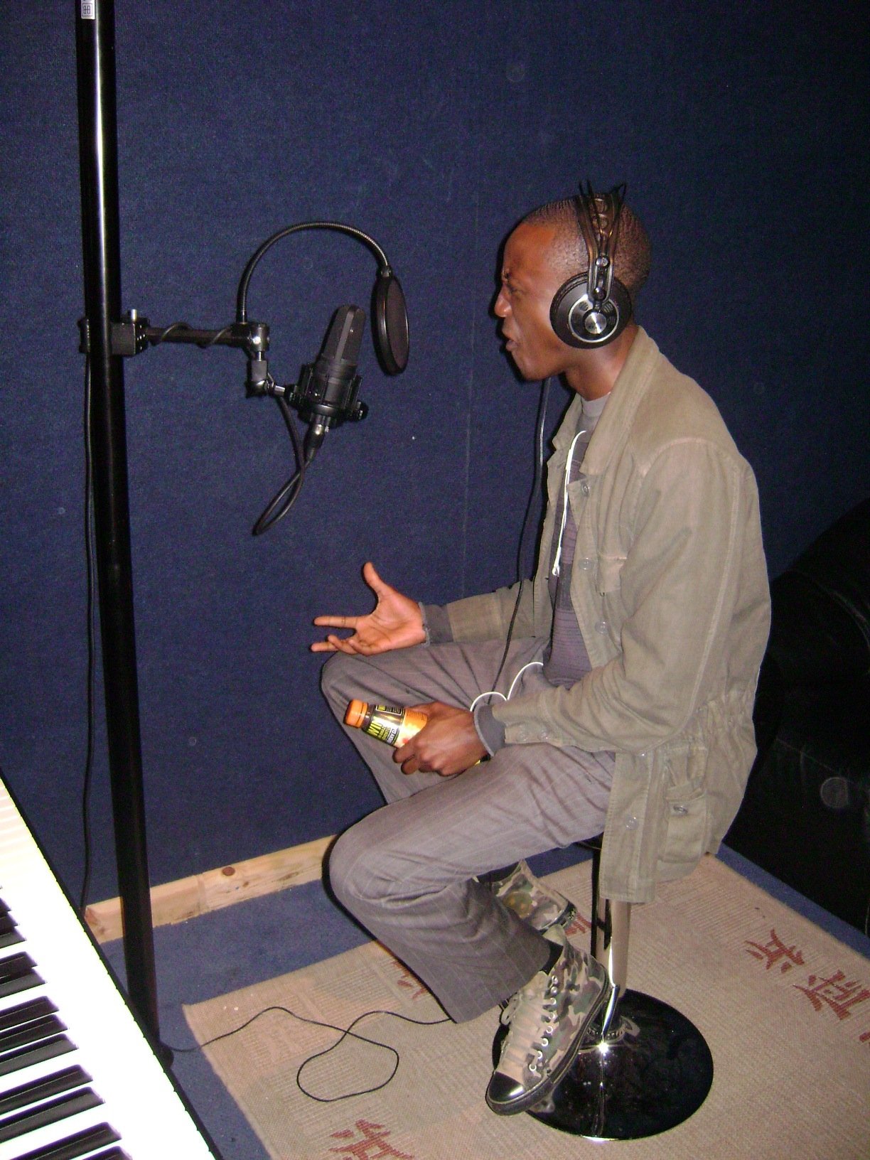 Фото - Эммануэль Акинтунде: 1224x1632 / 364 Кб