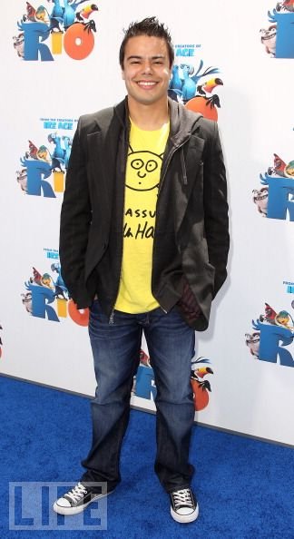 Фото - Франсиско Рамос: 324x594 / 40 Кб