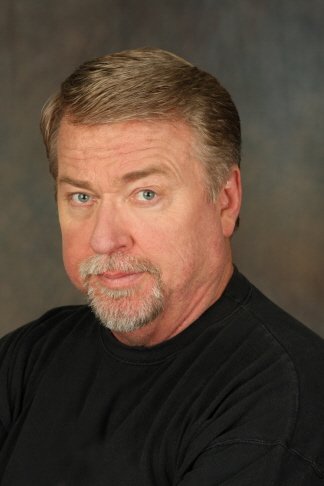 Фото - Джеймс Стродал: 324x486 / 21 Кб