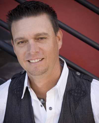 Фото - Дэррин Эберт: 400x500 / 24 Кб