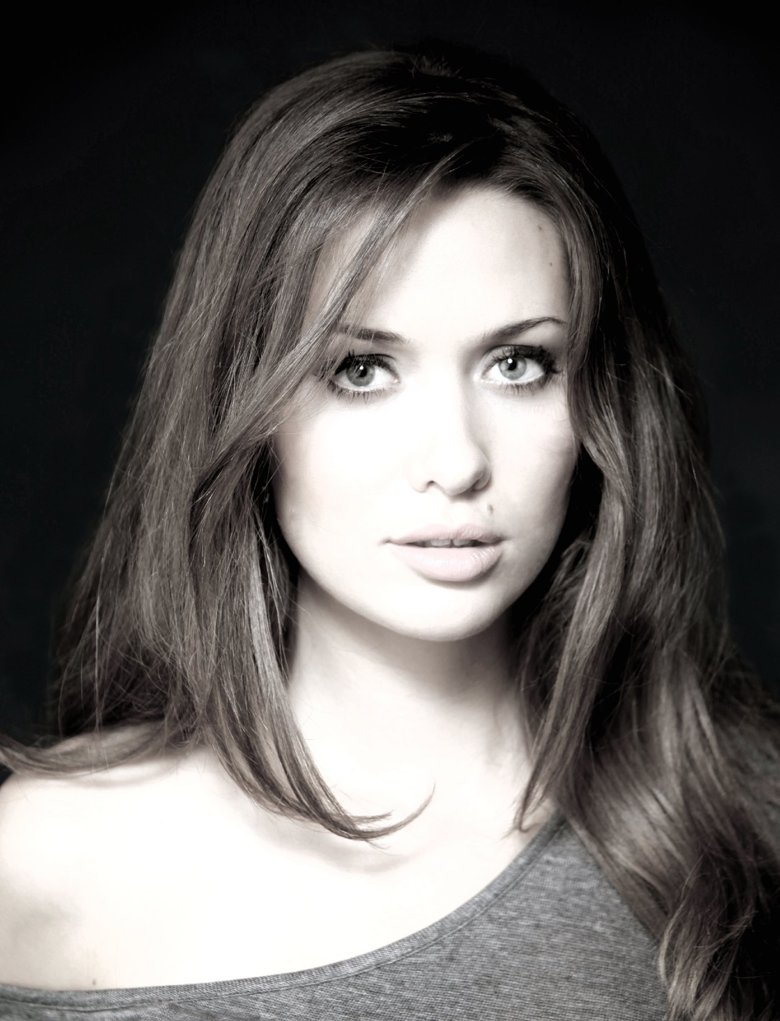 Фото - Анджел Пикард-Ами: 1565x2048 / 338 Кб