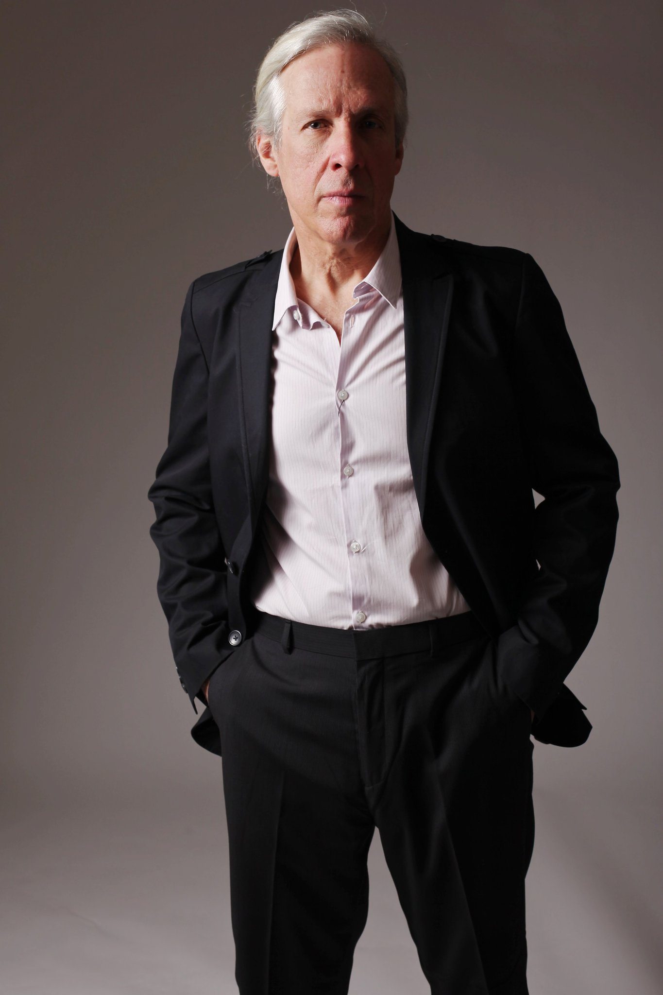 Фото - Грегг Бертон: 1365x2048 / 155 Кб