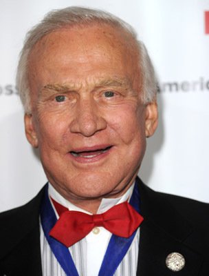 Фото - Базз Олдрин: 304x400 / 20 Кб