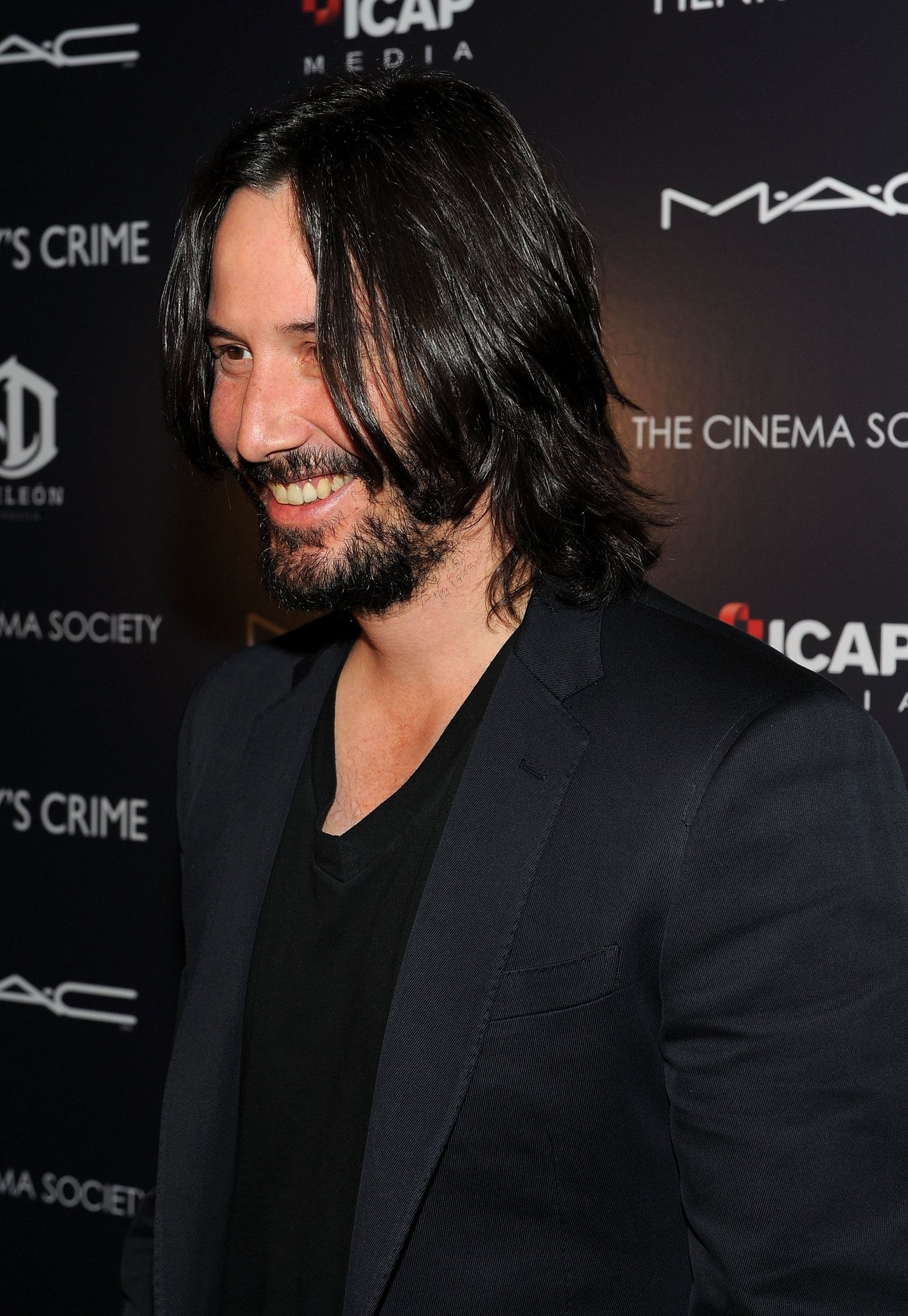 Фото - Киану Ривз: 1413x2048 / 542 Кб