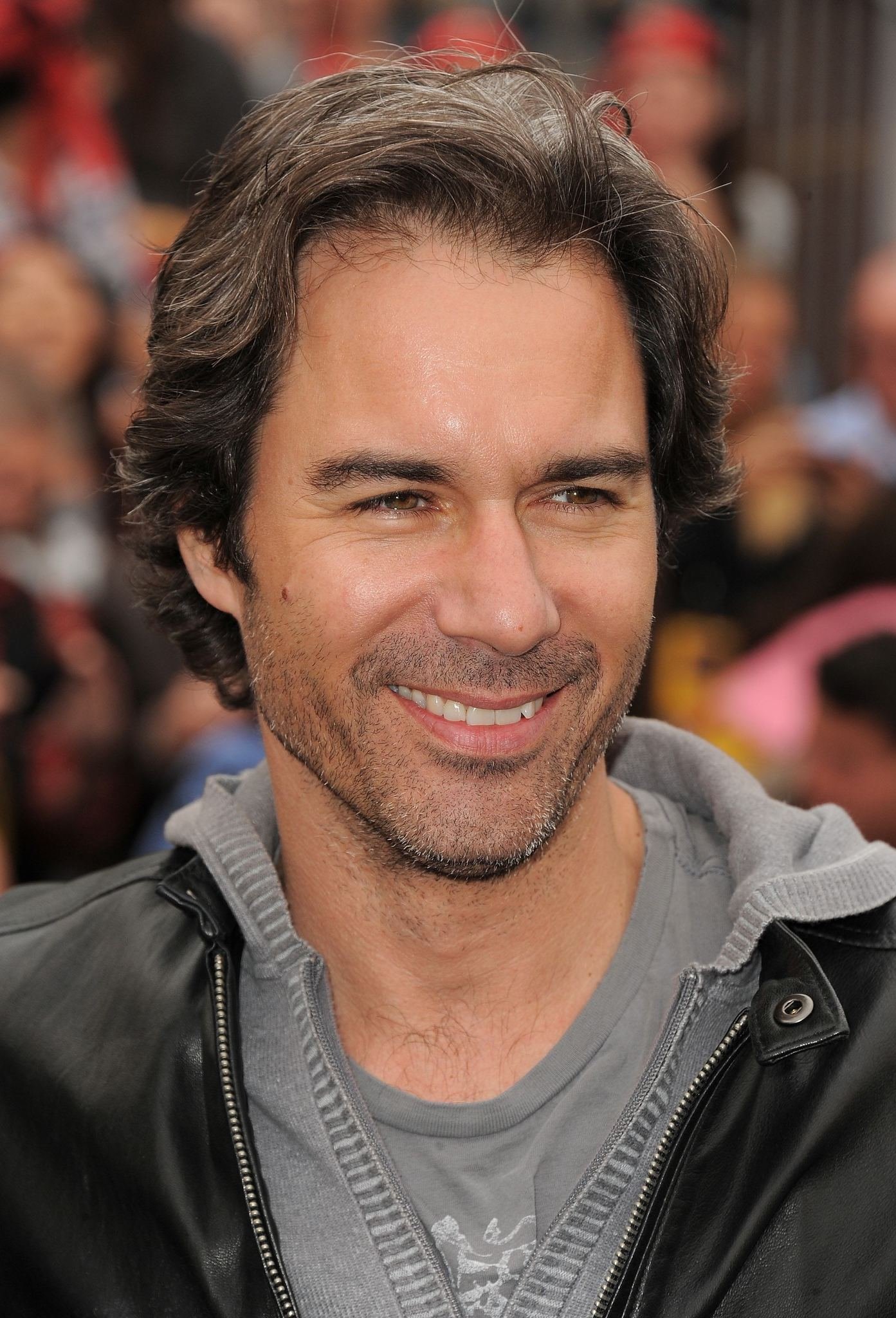 Фото - Эрик МакКормак : 1393x2048 / 435 Кб