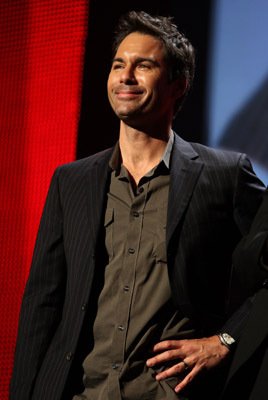 Фото - Эрик МакКормак : 268x400 / 19 Кб