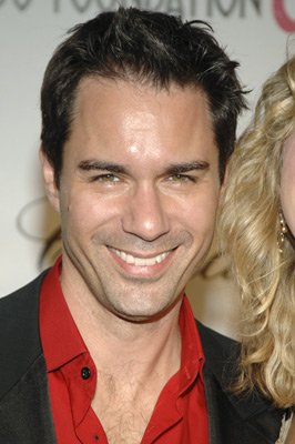 Фото - Эрик МакКормак : 266x400 / 24 Кб