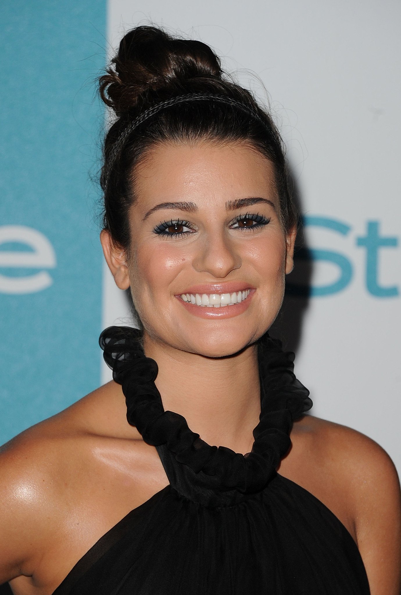 Фото - Лиа Мишель: 1380x2048 / 343 Кб