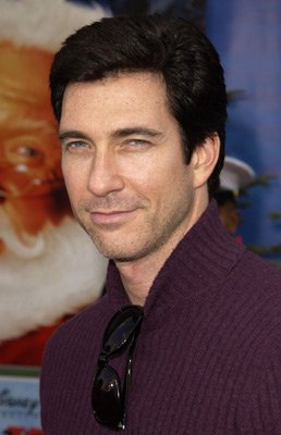 Фото - Дилан МакДермотт: 258x400 / 19 Кб