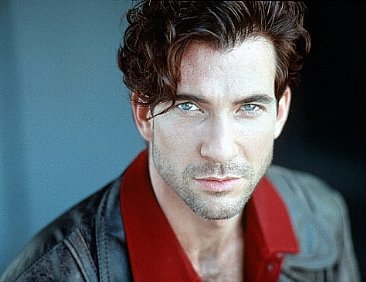 Фото - Дилан МакДермотт: 366x282 / 23 Кб