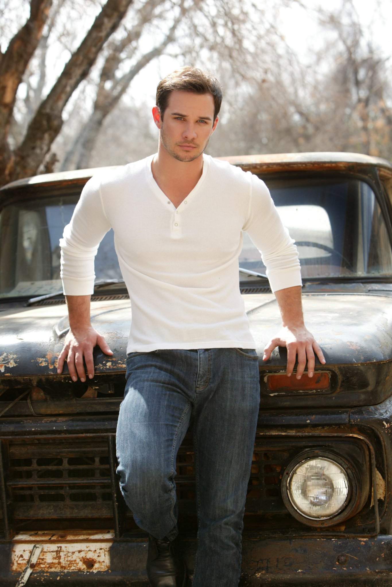 Фото - Райан Мерриман: 1366x2048 / 382 Кб