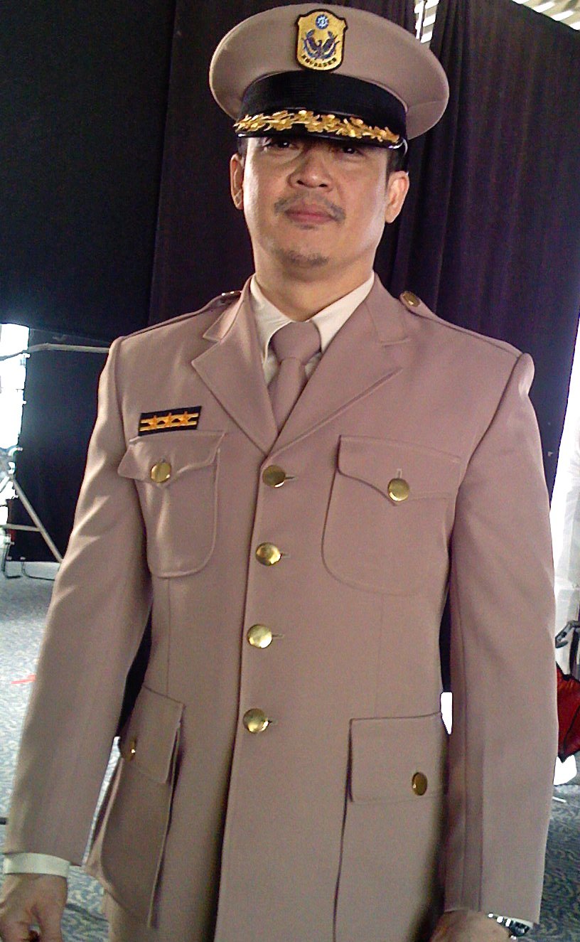 Фото - Сахаджак Бунсанакит: 816x1325 / 180 Кб