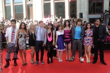 Фото - Кори Ли: 434x290 / 37 Кб