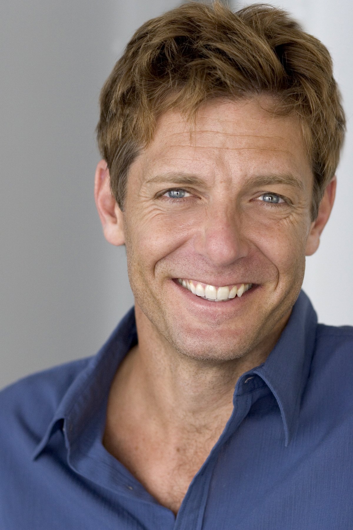 Фото - Патрик Холланд: 1200x1800 / 299 Кб