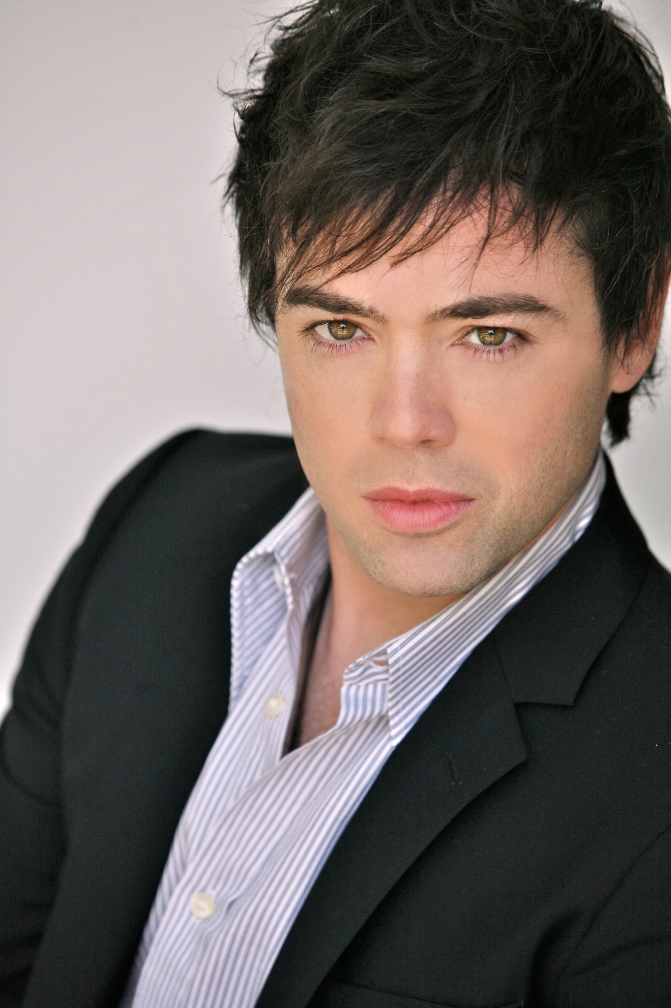 Фото - Джон Хенсли: 1365x2048 / 362 Кб