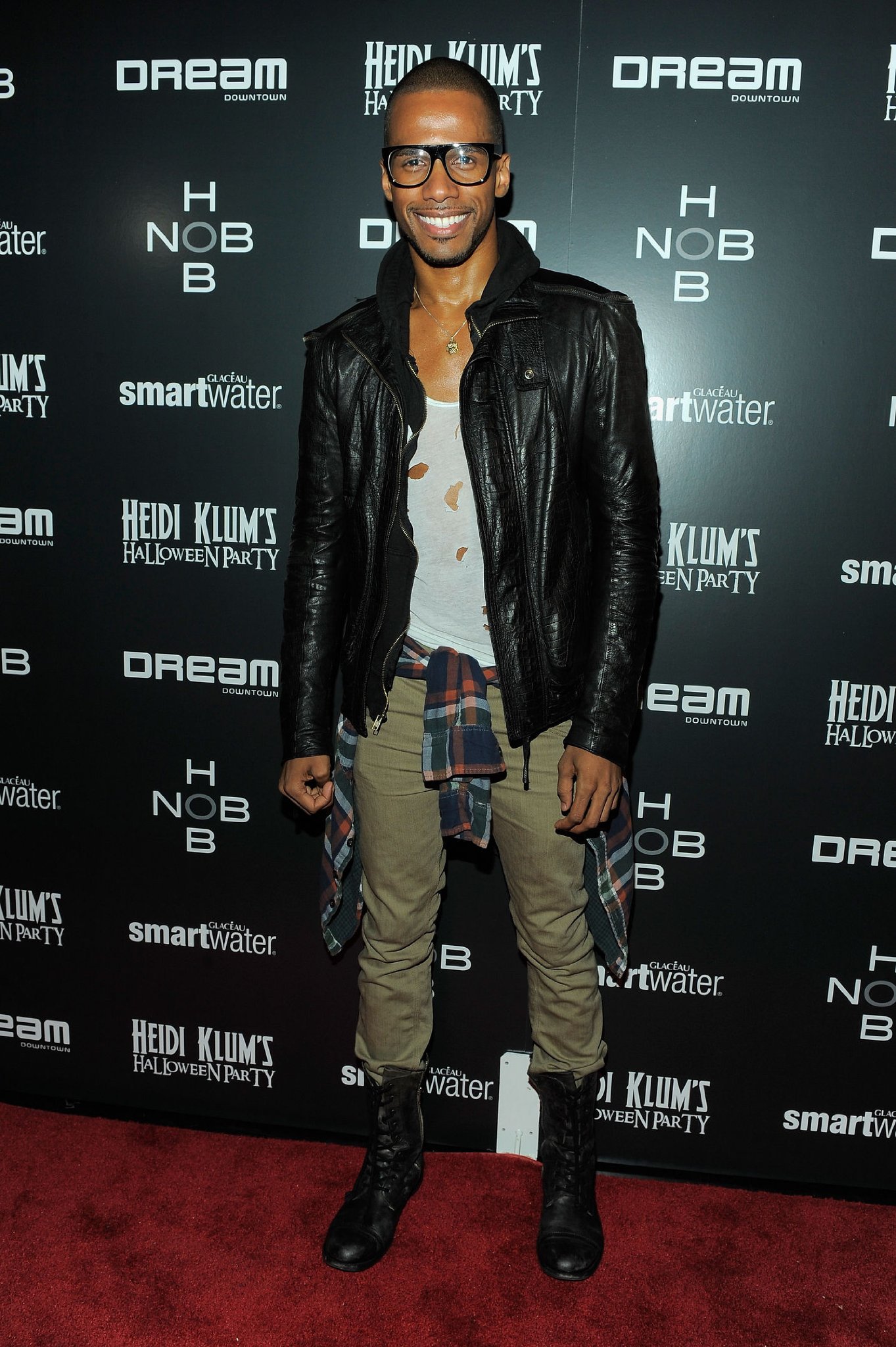 Фото - Эрик Уэст: 1363x2048 / 460 Кб