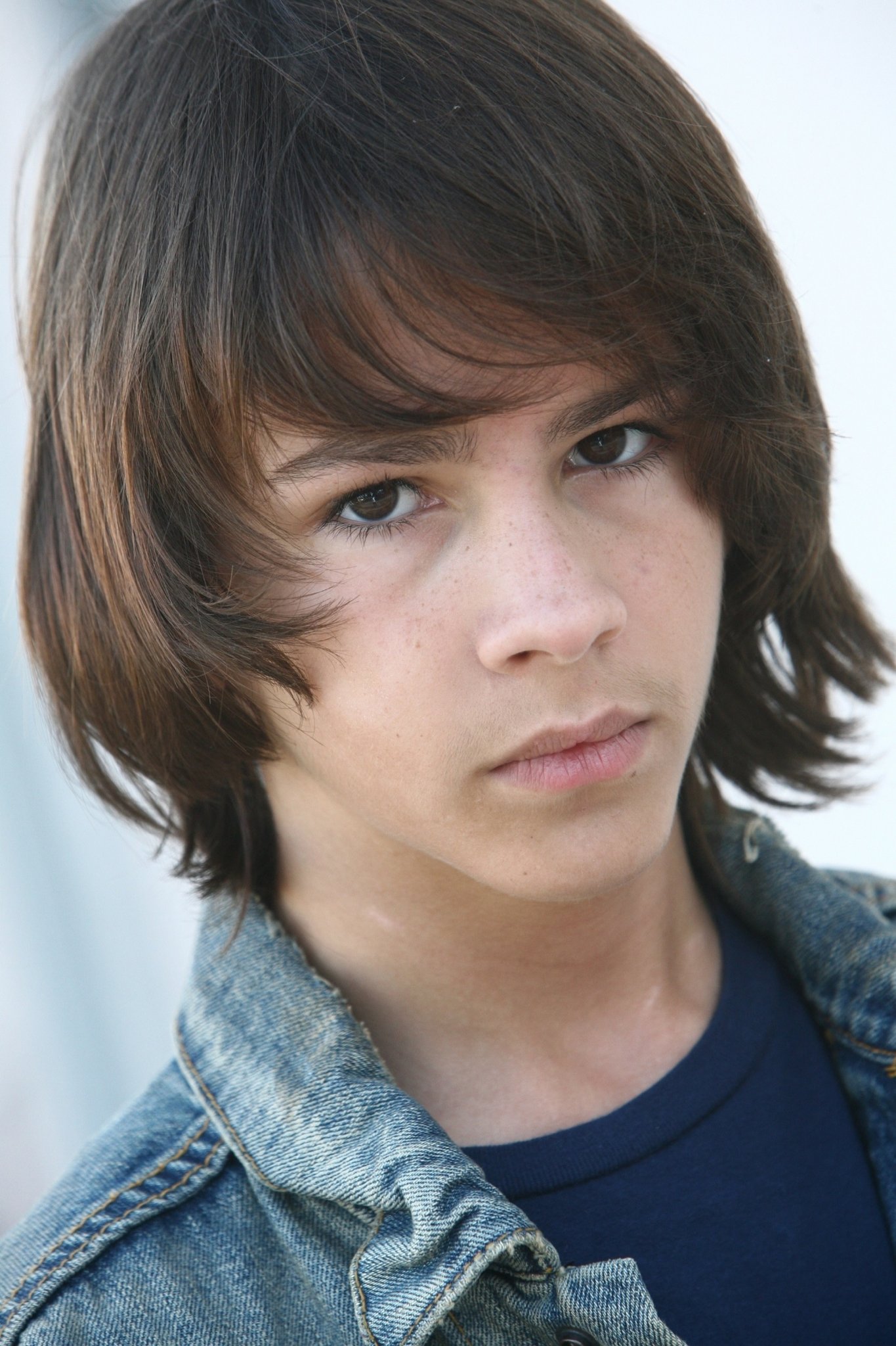 Фото - Брэйди Эндер: 1365x2048 / 394 Кб