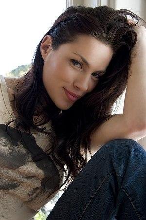 Фото - Луна Риомина: 300x450 / 28 Кб