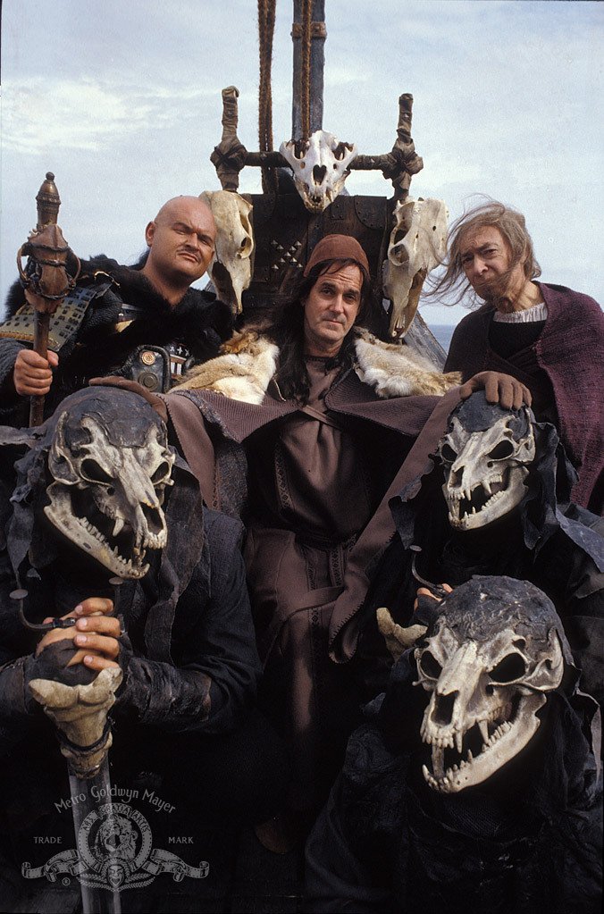 Фото - Джон Клиз: 676x1023 / 161 Кб