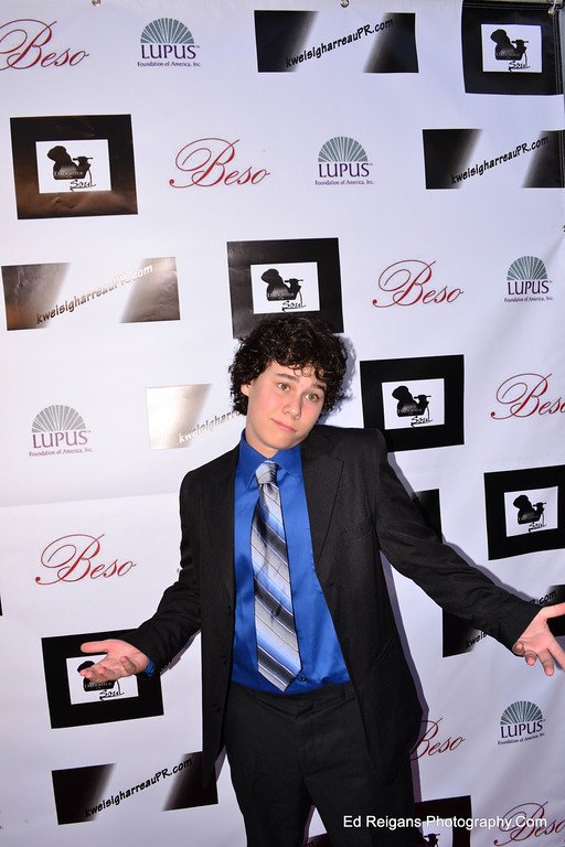 Фото - Сэм Лант: 512x768 / 76 Кб