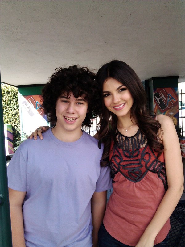 Фото - Сэм Лант: 600x800 / 89 Кб