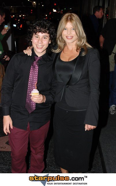 Фото - Сэм Лант: 402x644 / 48 Кб