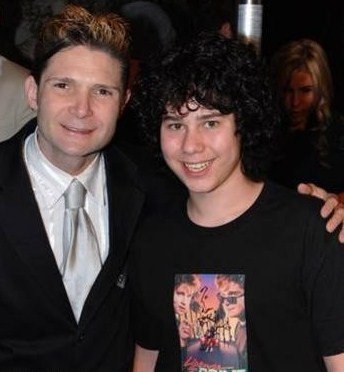 Фото - Сэм Лант: 344x372 / 24 Кб