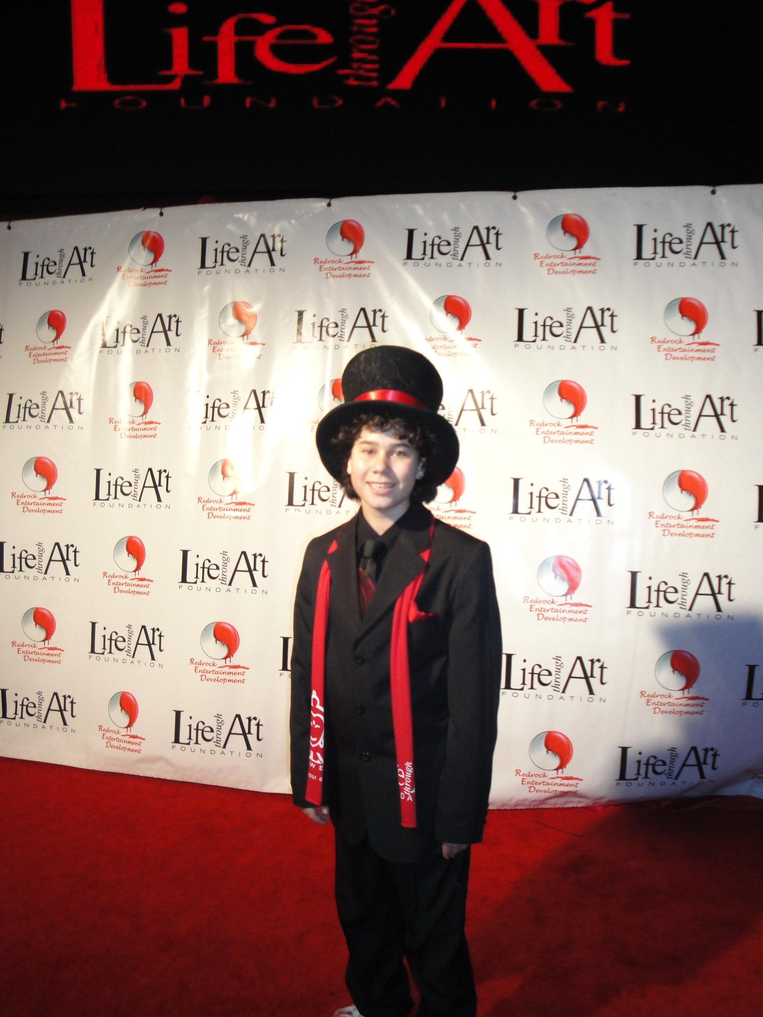 Фото - Сэм Лант: 1536x2048 / 353 Кб