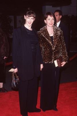 Фото - Джоан Кьюсак: 268x400 / 15 Кб