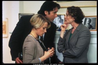 Фото - Джоан Кьюсак: 333x222 / 18 Кб