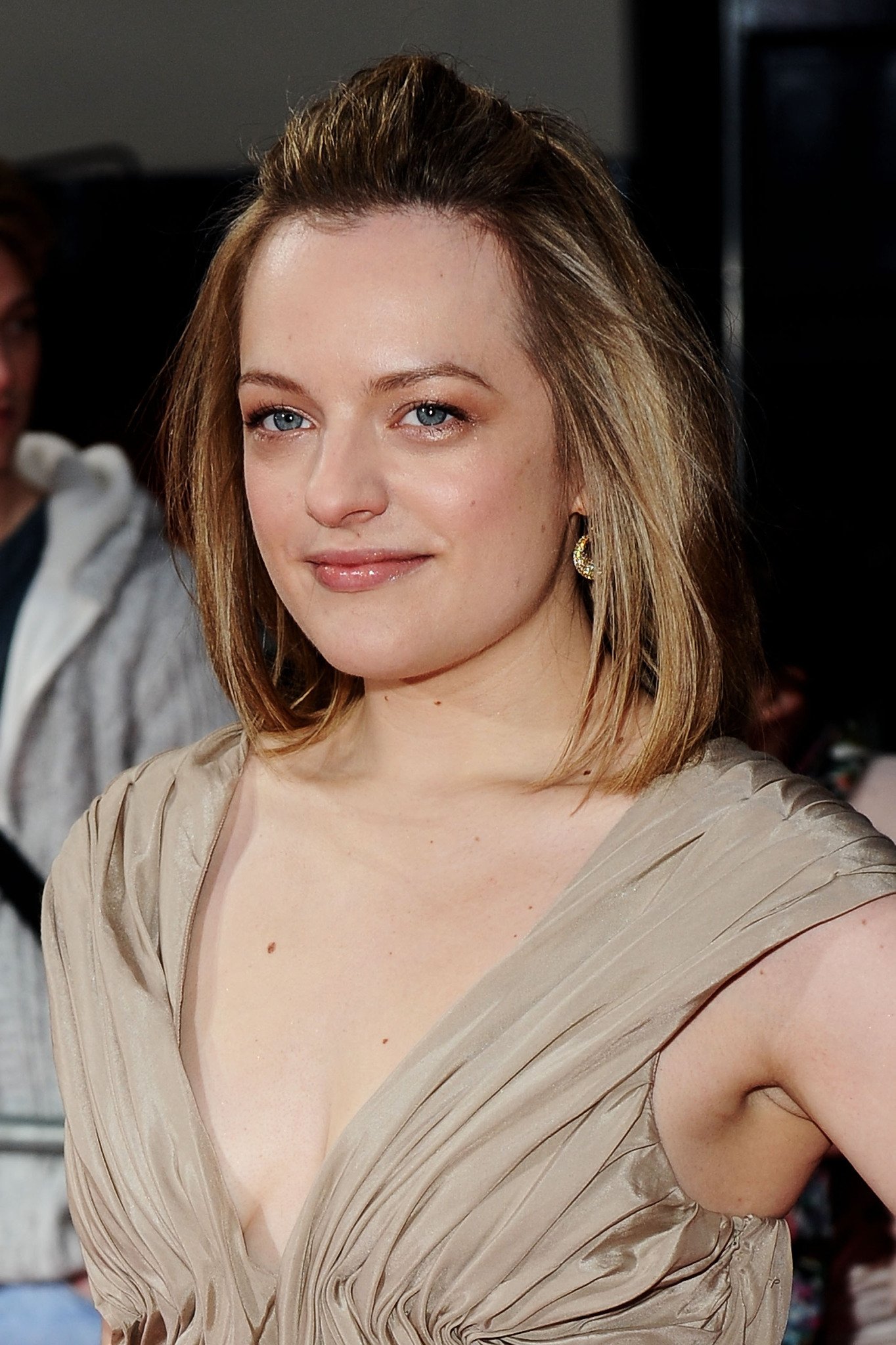 Фото - Элизабет Мосс: 1364x2048 / 423 Кб